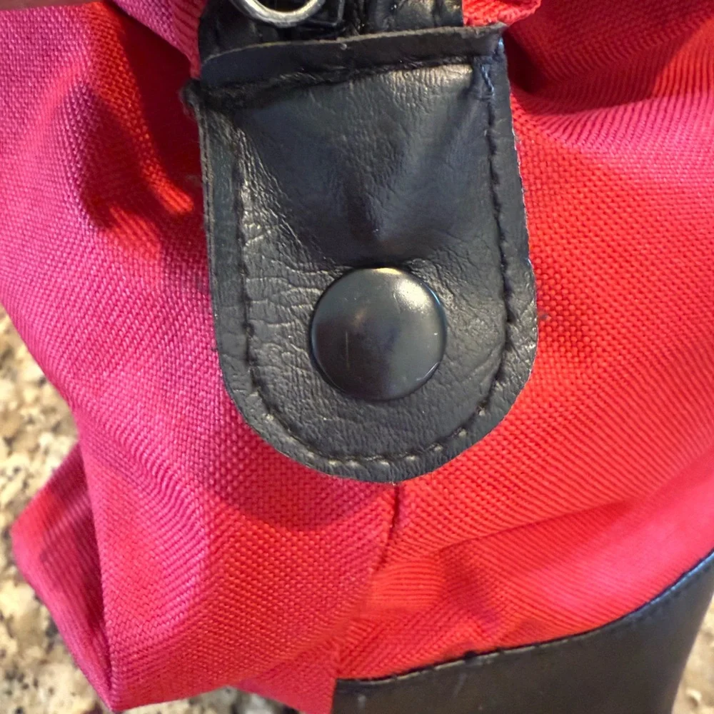 Authentic Disney resort vintage 1955 Mickey Mouse duffel bag‎ in red. - Picture 5 of 7